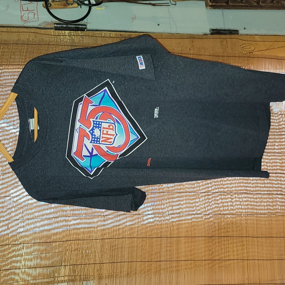 Vintage. Made in USA. 1994. NFL 75th Anniversary T shirt. Size XL. Single stitch